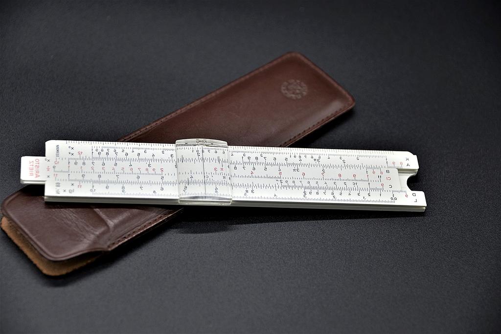 Quantum Computing and Operating Systems